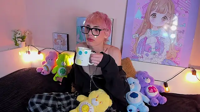 Strawberry Kitty  online show from 10/26/25, 03:51