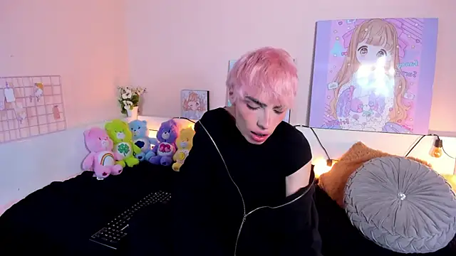 Strawberry Kitty  online show from 10/20/25, 04:03