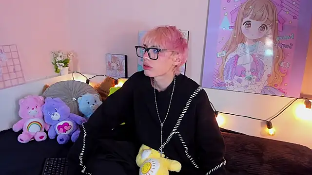 Strawberry Kitty  online show from 10/27/25, 03:40