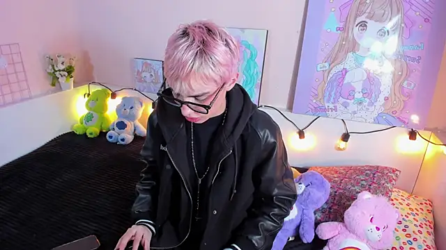 Strawberry Kitty  online show from 11/15/25, 04:16