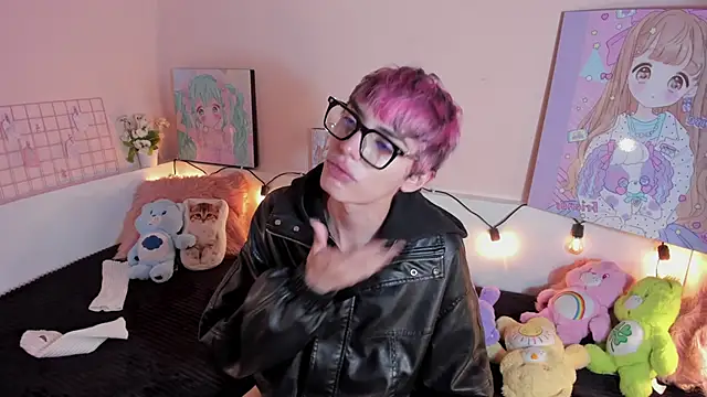 Strawberry Kitty  online show from 11/22/25, 04:11