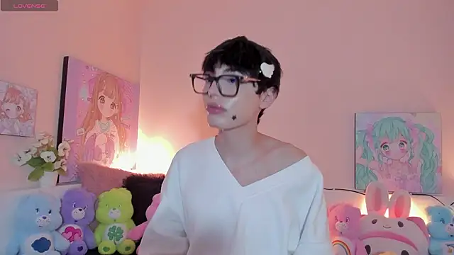 Snapshot of Strawberry_Kitty_ chatting on 03/09/26, 02:37 Strawberry Kitty online show from 03/09/26, 02:37
