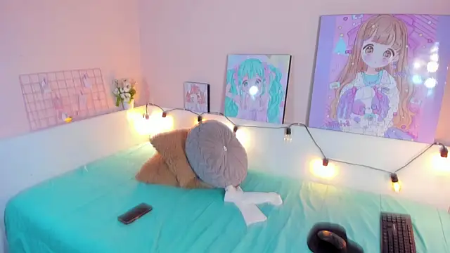 Strawberry Kitty  online show from 11/10/25, 03:33