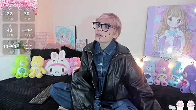 Strawberry Kitty  online show from 12/22/25, 03:50