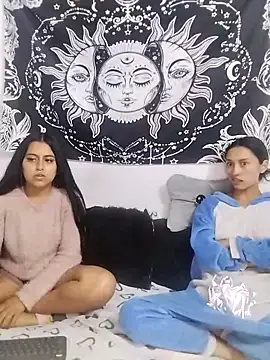 emily n abby online show from 04/13/26, 01:26