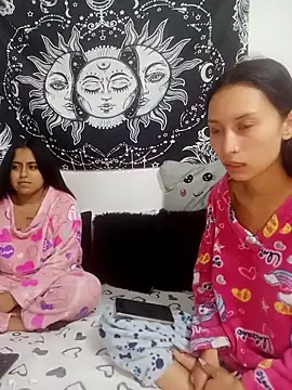 emily n abby online show from 04/06/26, 01:12