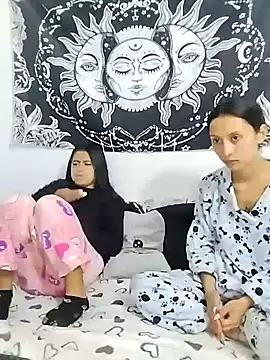 emily n abby online show from 04/17/26, 03:15