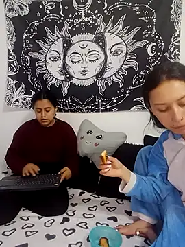 emily n abby online show from 03/30/26, 02:18