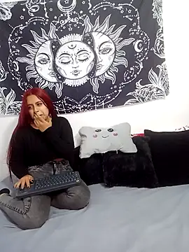 emily n abby online show from 11/11/25, 12:11