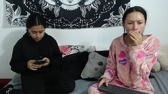 emily n abby online show from 03/10/26, 01:15