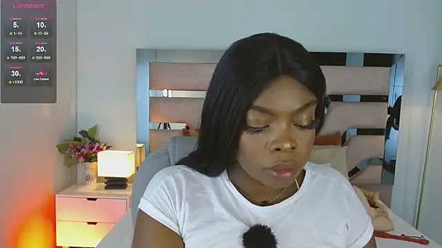 Maiacharris  online show from 12/16/25, 07:29