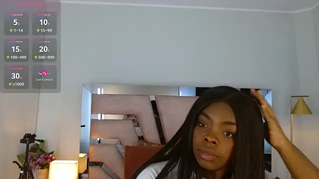 Maiacharris  online show from 11/28/25, 07:36