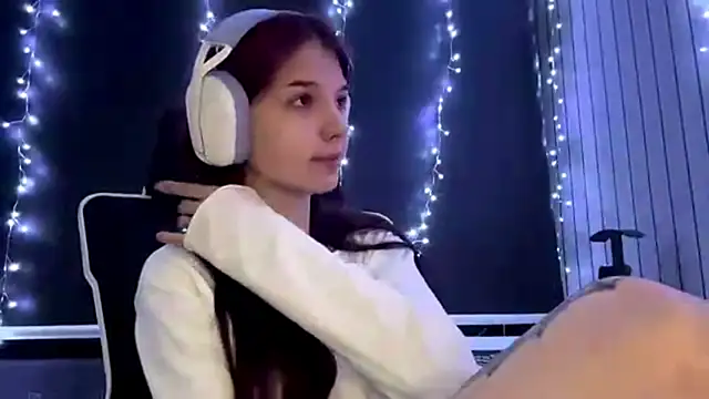 Snapshot of HanaMantanaDell chatting on 06/08/26, 03:12 HanaMantanaDell online show from 06/08/26, 03:12