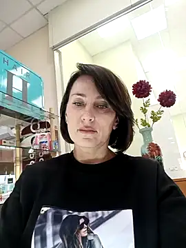 Luna 7777 online show from 10/28/25, 02:49