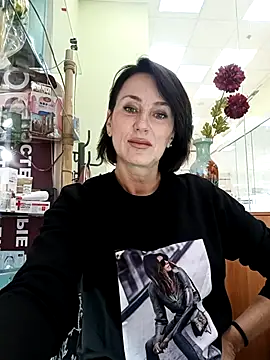 Luna 7777 online show from 10/29/25, 10:36