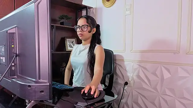 sharon ivanna12 online show from 05/02/26, 07:41