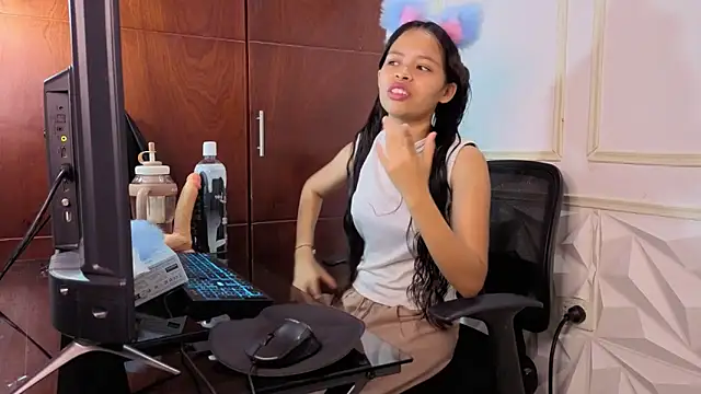 sharon ivanna12 online show from 04/17/26, 08:00