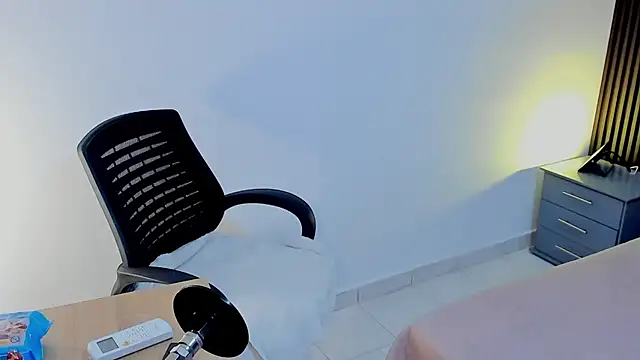 Halleyrosse online show from 11/05/25, 03:53