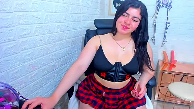 talialadyx online show from 10/19/25, 02:09