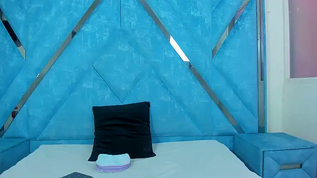 talialadyx online show from 04/14/26, 04:56