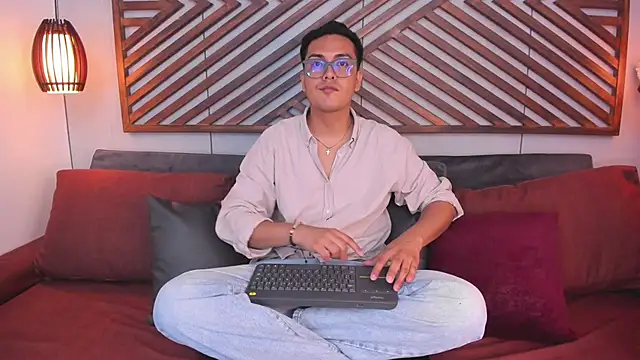 JohnBelRose online show from 12/17/25, 07:52