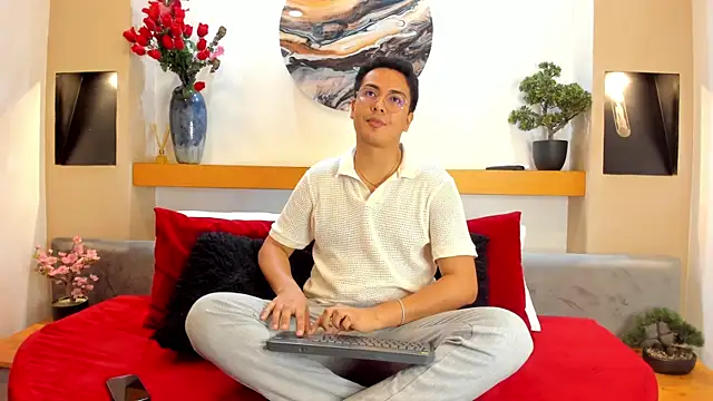 JohnBelRose online show from 11/05/25, 07:50