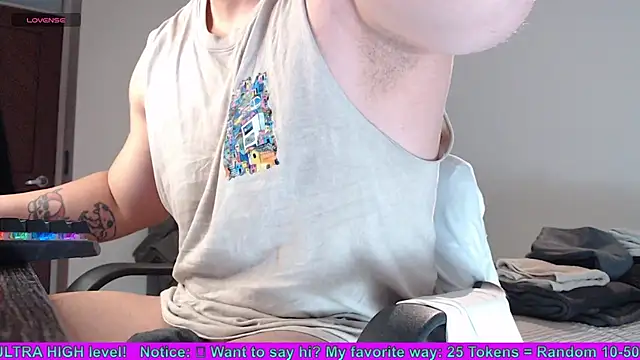 Snapshot of SugaredDigit chatting on 02/17/26, 12:24 SugaredDigit online show from 02/17/26, 12:24