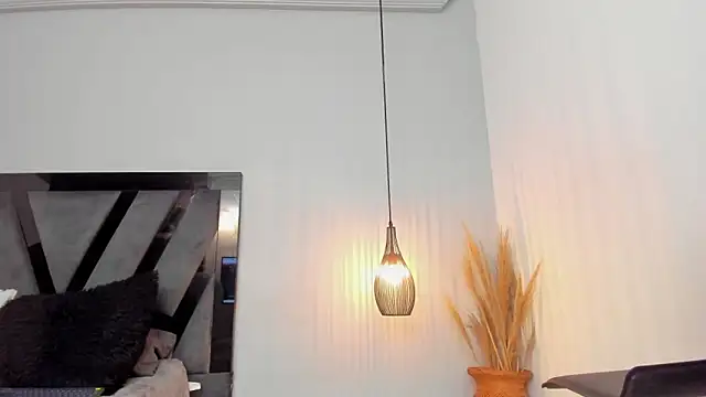 Amelia Brixton online show from 03/17/26, 05:43