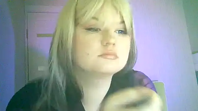 Snapshot of Roman_Moore chatting on 10/22/25, 11:25 Roman Moore online show from 10/22/25, 11:25