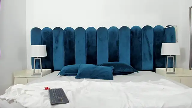 AuraSky  online show from 11/04/25, 07:17