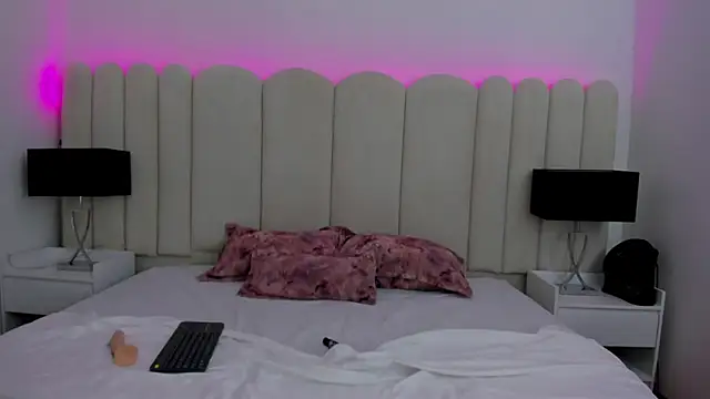 AuraSky  online show from 11/20/25, 06:41