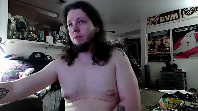 biggerisbetter12 online show from 10/30/25, 07:33