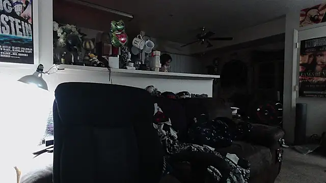 biggerisbetter12 online show from 03/03/26, 11:28