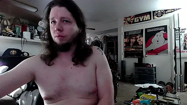 biggerisbetter12 online show from 10/31/25, 07:43