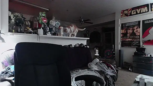 biggerisbetter12 online show from 04/11/26, 06:10