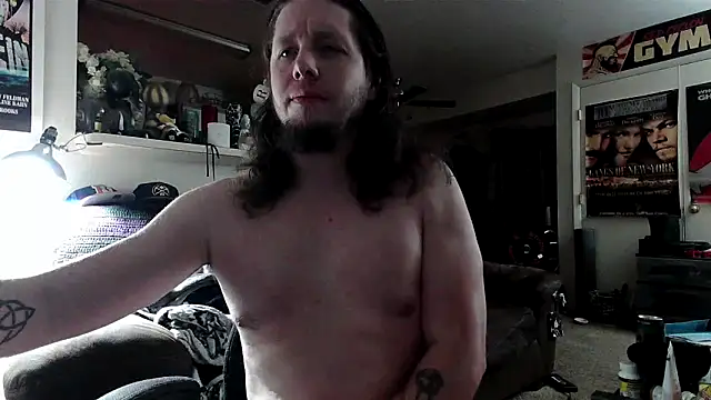 biggerisbetter12 online show from 10/18/25, 09:44