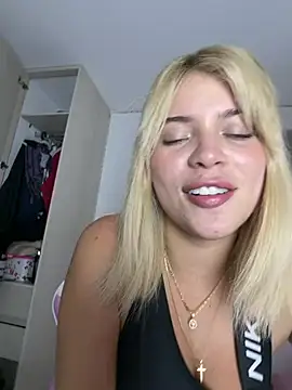 Snapshot of _Alicee_1 chatting on 04/26/26, 01:25 Alicee 1 online show from 04/26/26, 01:25