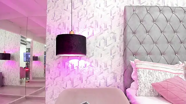 GabrielaSuarez online show from 11/27/25, 05:57