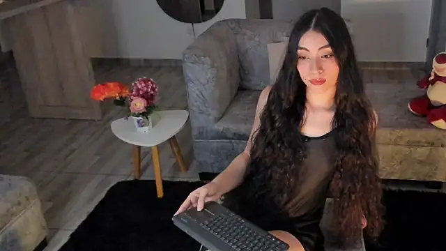 BritanyLnx online show from 04/14/26, 12:48