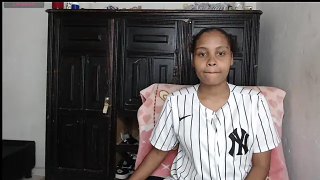 kataleya2021 online show from 10/29/25, 10:20