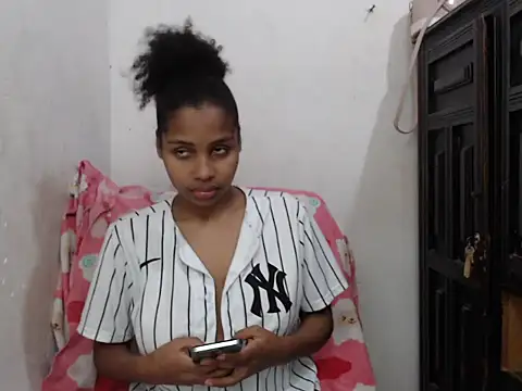 kataleya2021 online show from 12/04/25, 11:48