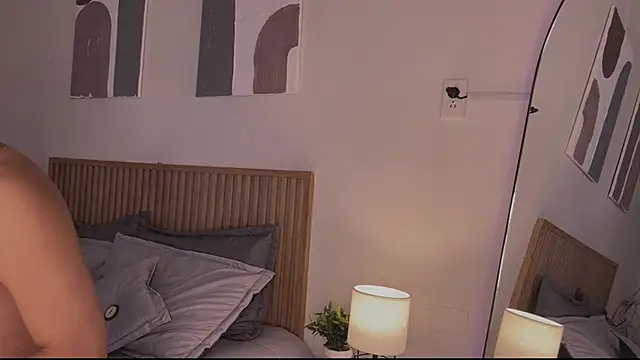 Little Emma 11 online show from 05/30/26, 01:50