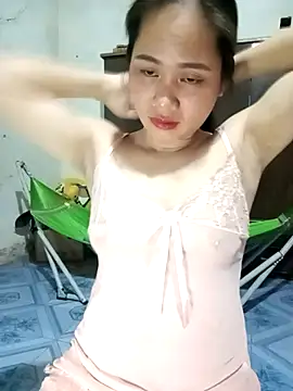 Snapshot of Chmdiemd chatting on 10/18/25, 05:26 Chmdiemd online show from 10/18/25, 05:26