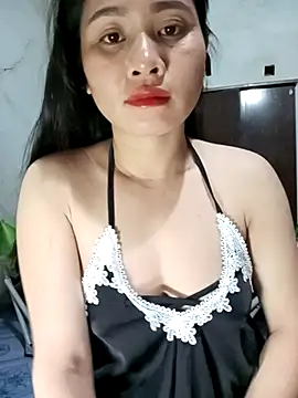 Snapshot of Chmdiemd chatting on 10/28/25, 03:11 Chmdiemd online show from 10/28/25, 03:11