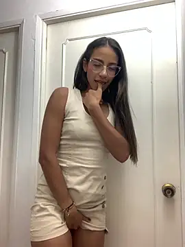 Snapshot of elegant__rouse chatting on 06/11/26, 03:03 elegant rouse online show from 06/11/26, 03:03