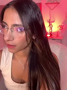 Snapshot of elegant__rouse chatting on 06/10/26, 10:22 elegant rouse online show from 06/10/26, 10:22