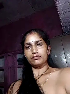 Snapshot of Pooja_shre chatting on 10/28/25, 04:39 Pooja shre online show from 10/28/25, 04:39