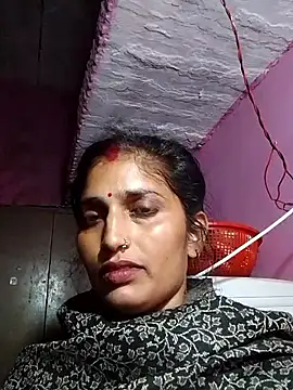 Snapshot of Pooja_shre chatting on 11/16/25, 03:06 Pooja shre online show from 11/16/25, 03:06