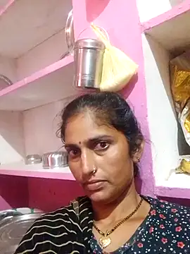 Snapshot of Pooja_shre chatting on 11/05/25, 02:58 Pooja shre online show from 11/05/25, 02:58