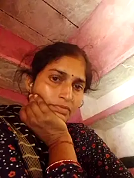 Snapshot of Pooja_shre chatting on 11/25/25, 06:47 Pooja shre online show from 11/25/25, 06:47